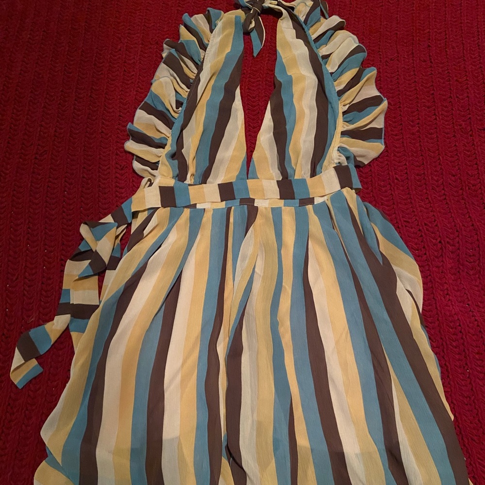 women’s sleeveless dress